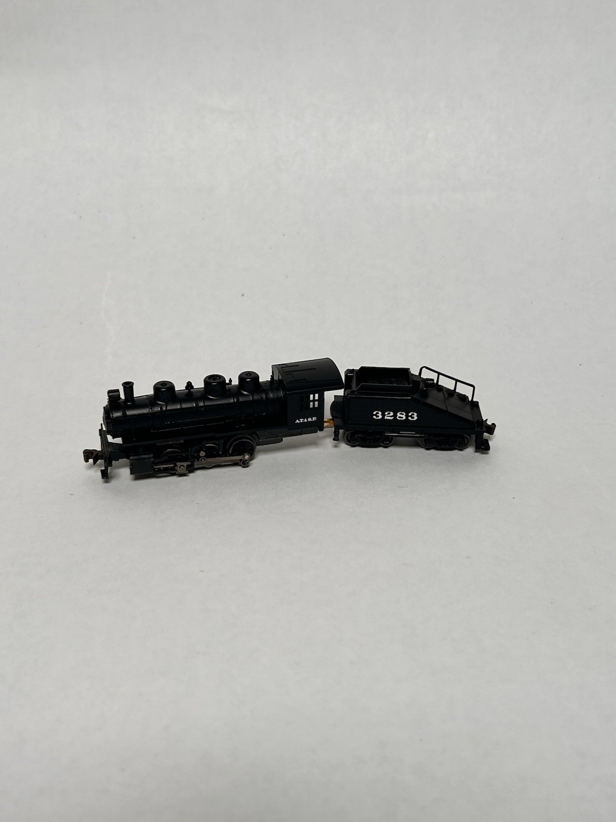 N Scale AT&SF Santa Fe 3283 2-6-2 Black Steam Locomotive w/ Tender NEW WORKING