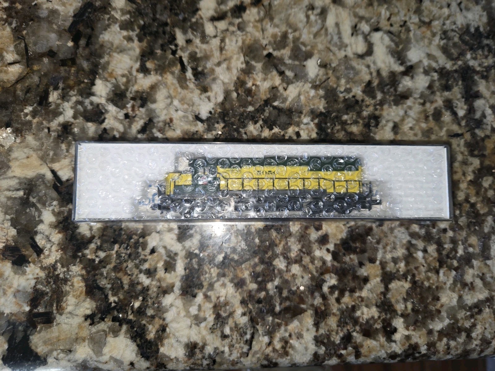 KATO N SCALE LOCOMOTIVE #176-033,DIESEL,EMD GP50, CHICAGO & NORTH WESTERN #5050