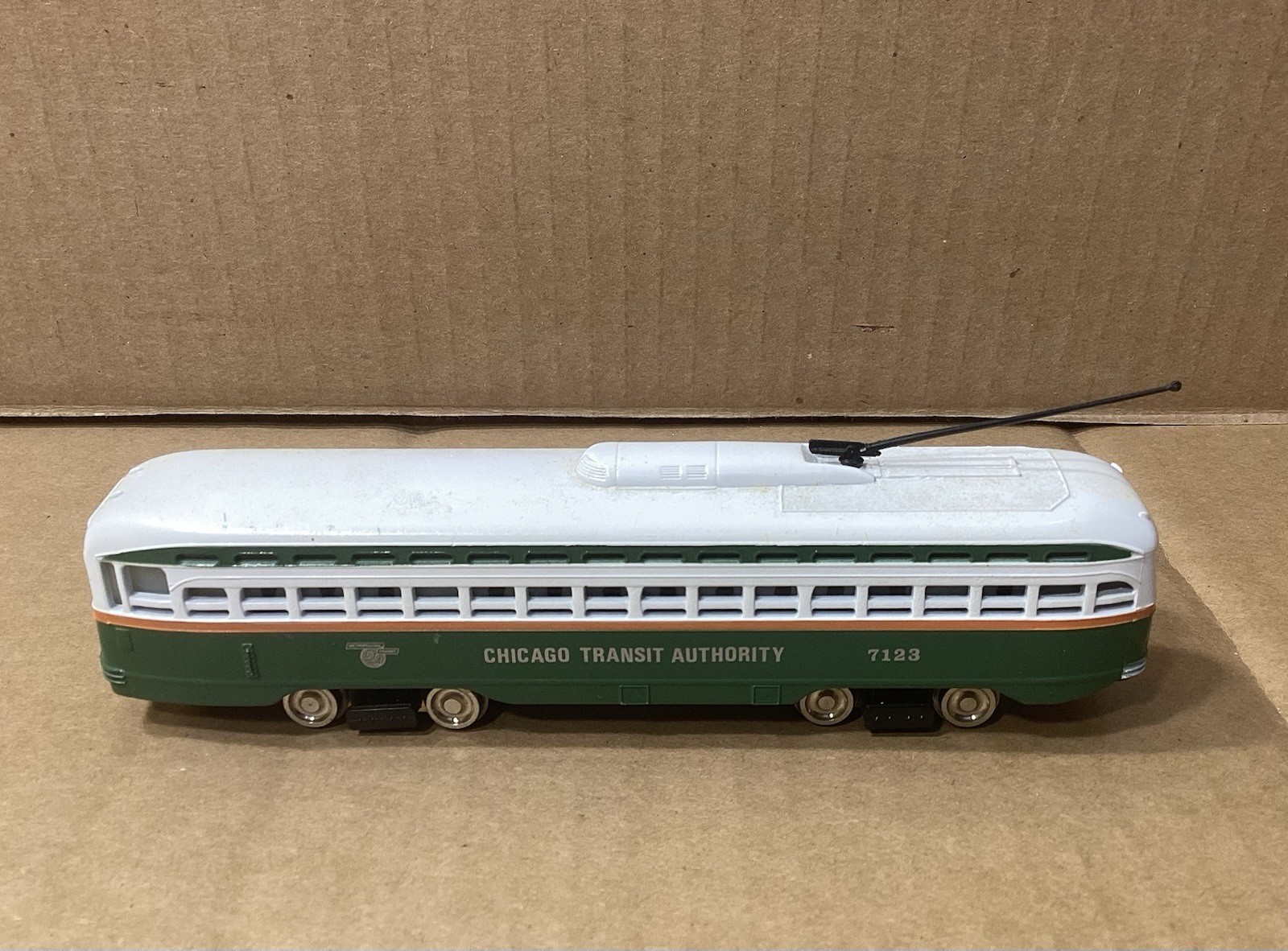 Bachmann Chicago Transit Authority Streamline PCC Trolley HO Scale #7123 w/ Box