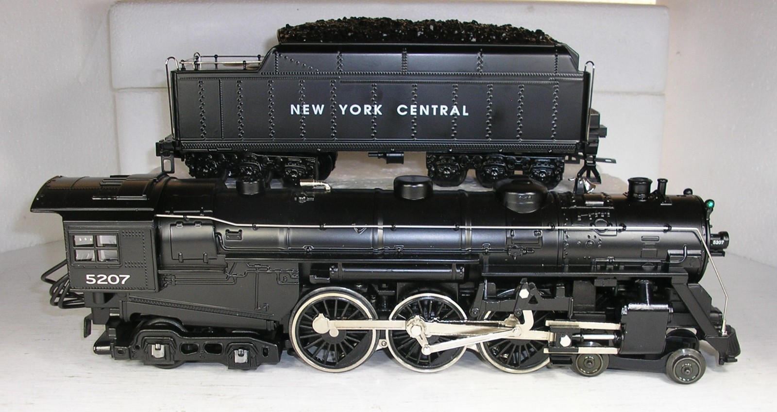 Williams 40201 Scale 4-6-4 Hudson NYC #5207, Bell, Whistle, Smoke, Runs Well