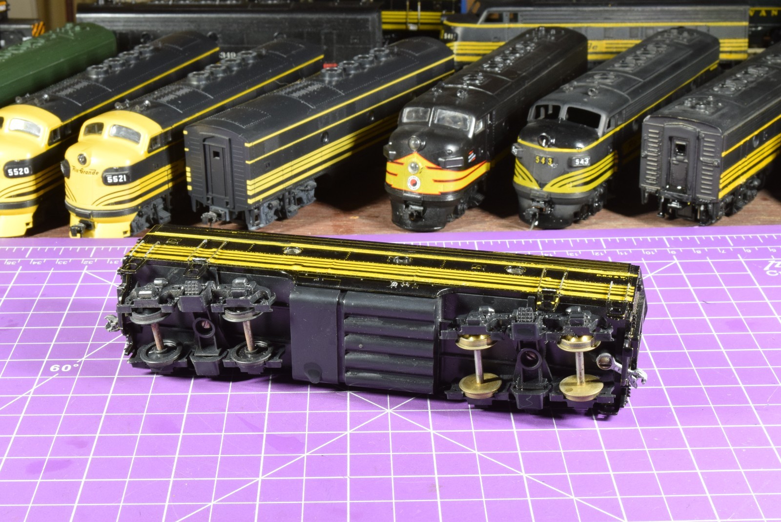 track ready non-powered DRG&W 9.2 oz Cab # ? die cast knuckle couplers