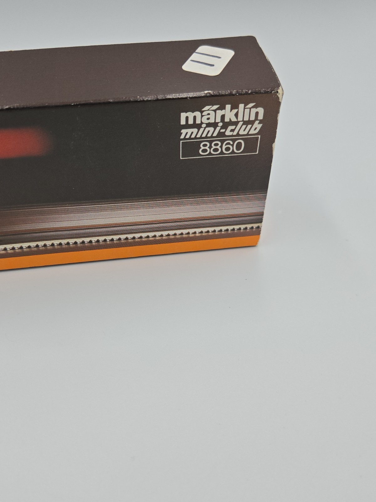 Marklin Mini-Club 8860 Z-Scale Locomotive EMD F7 Santa Fe OPEN BOX