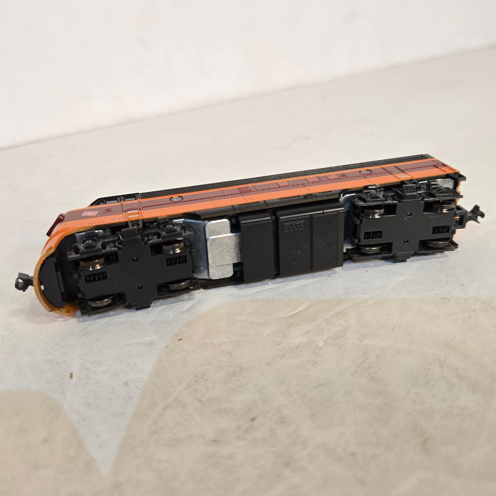 Kato 176-2301 N Milwaukee Road EMD FP7A Loco. DCC No Sound. Runs