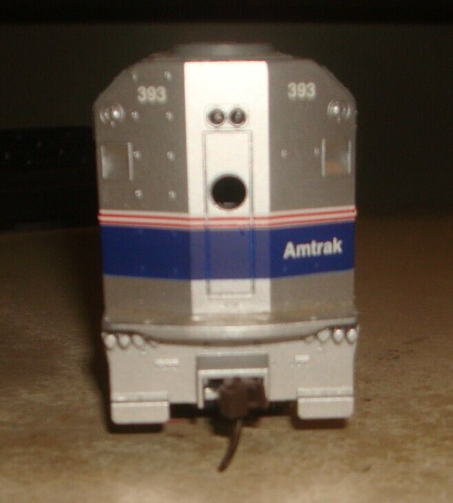 HO. WALTHERS TRAINLINE. AMTRAK. PHASE IV EMD. F40PH POWERED. # 393