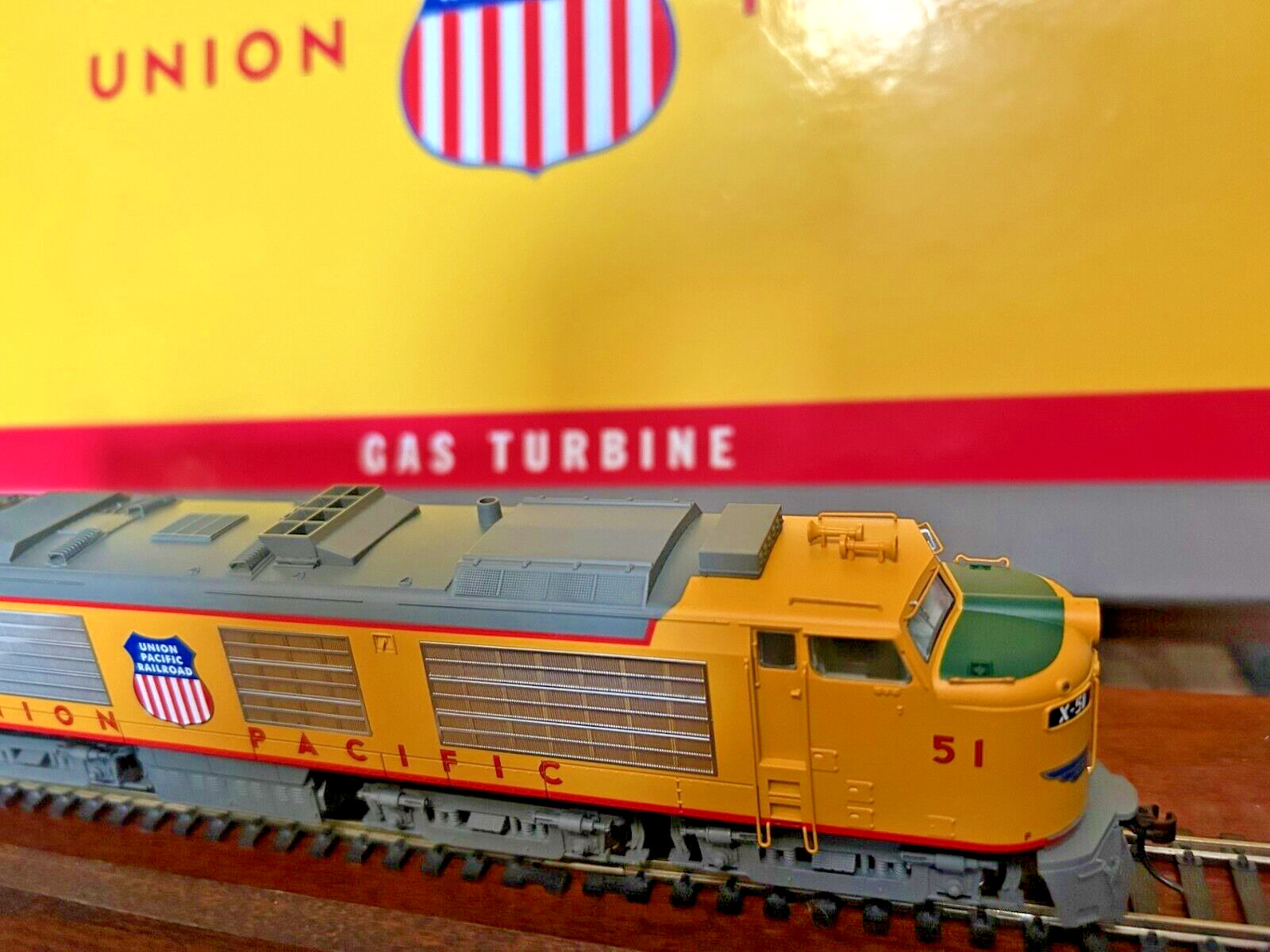 UNION PACIFIC – GAS TURBINE #51 LOCO – DC/DCC plug HO Scale – NEW RTR OOP