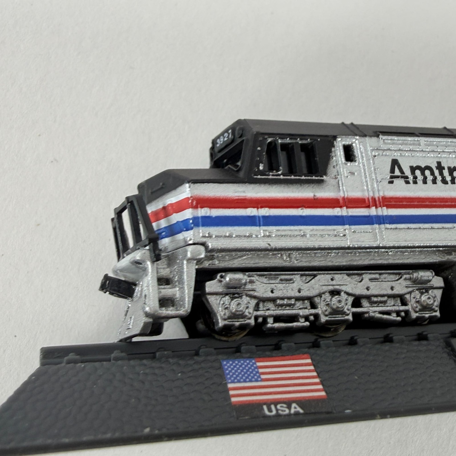 Amtrak 530 EMD FP45 N Scale Diecast Locomotive Model Silver/Black/Red/Blue