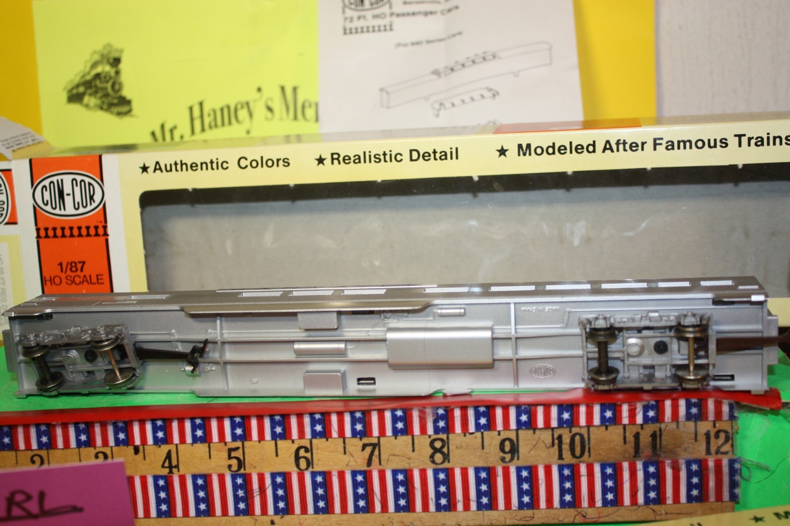 NIB HO * Con-Cor 2 Piece Santa Fe Passenger Car & Baggage Car Set