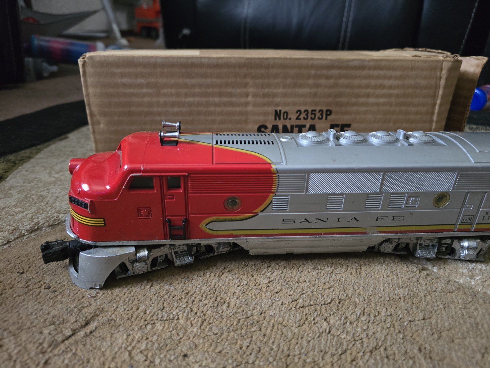 Lionel O Gauge Diesel Locomotive Santa Fe 2353P 1:48 Silver Red