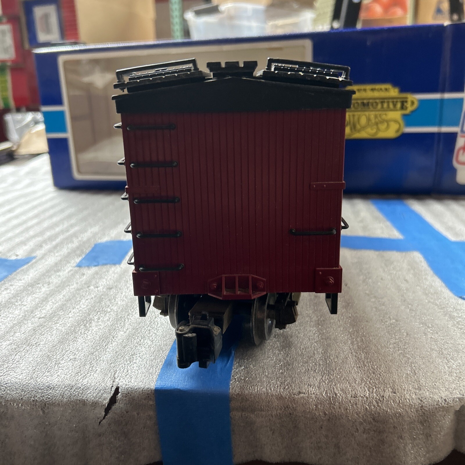 Delton Locomotive Works: #4258 Strohs Beer Reefer Boxcar G Scale