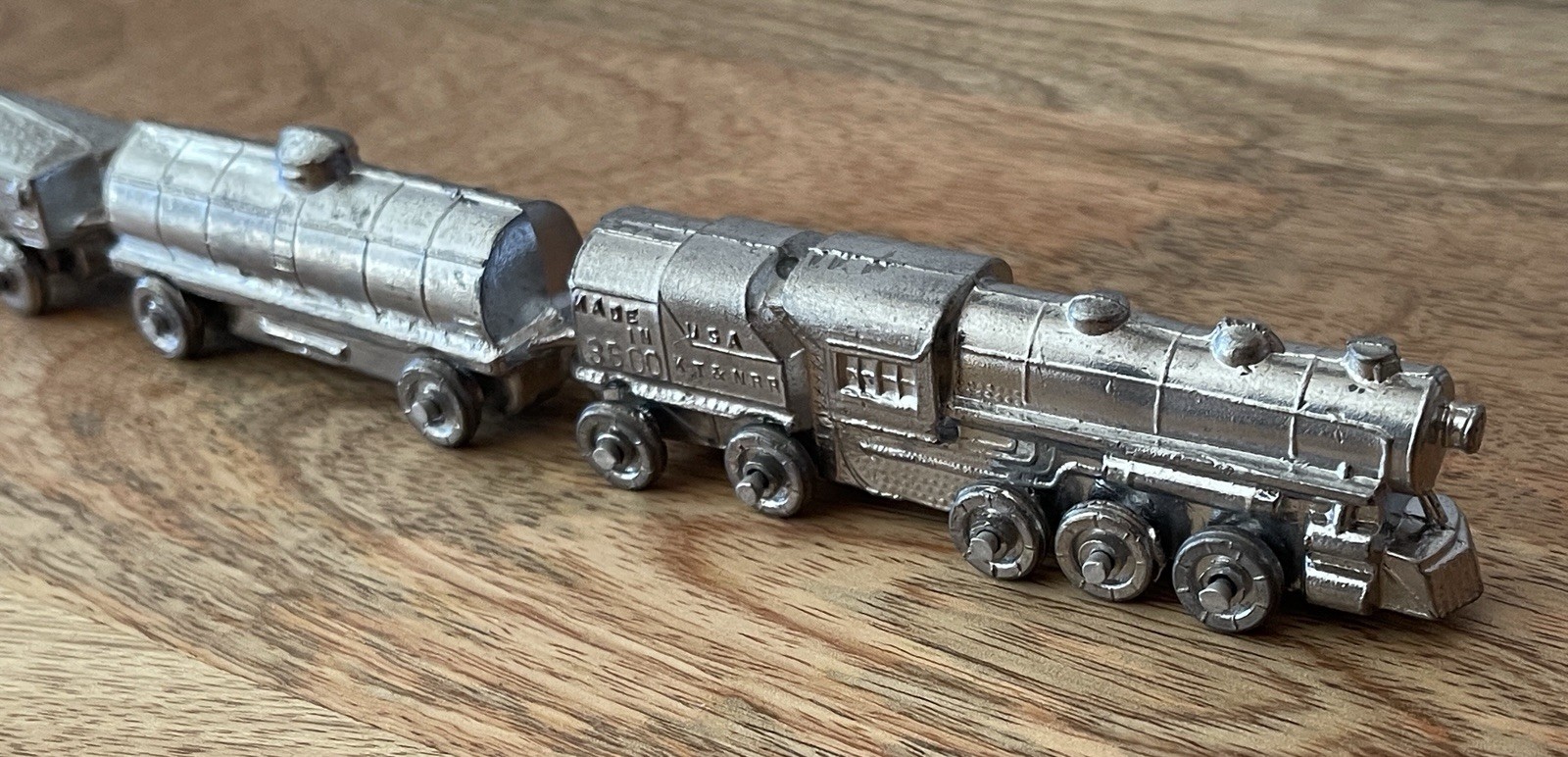 Vintage Iron Cast Metal Toy Train Engine, KT & NRR 3600 With 4 Cars. Made In USA