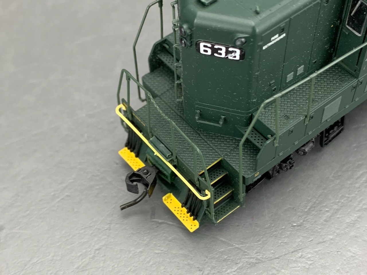 HO Proto2000 GP7 PhII Diesel Locomotive Reading #633 HO8380