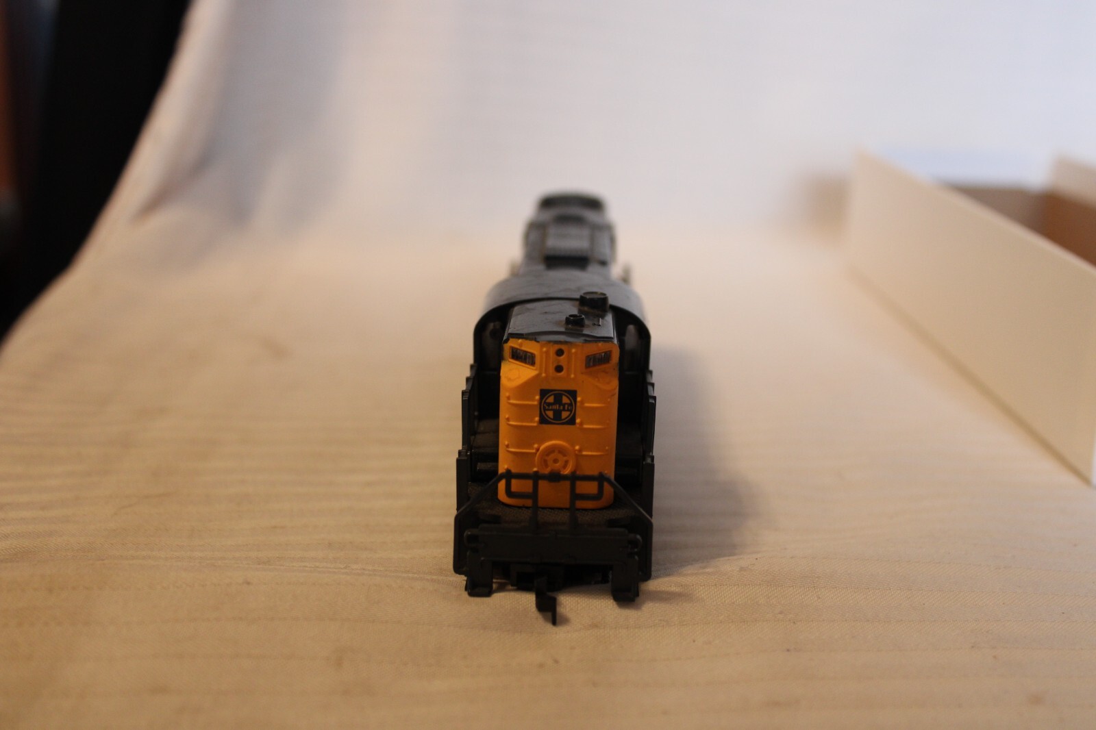 HO Scale AHM Mehano, RS-11 Diesel Locomotive, Santa Fe, Blue & Yellow #6692