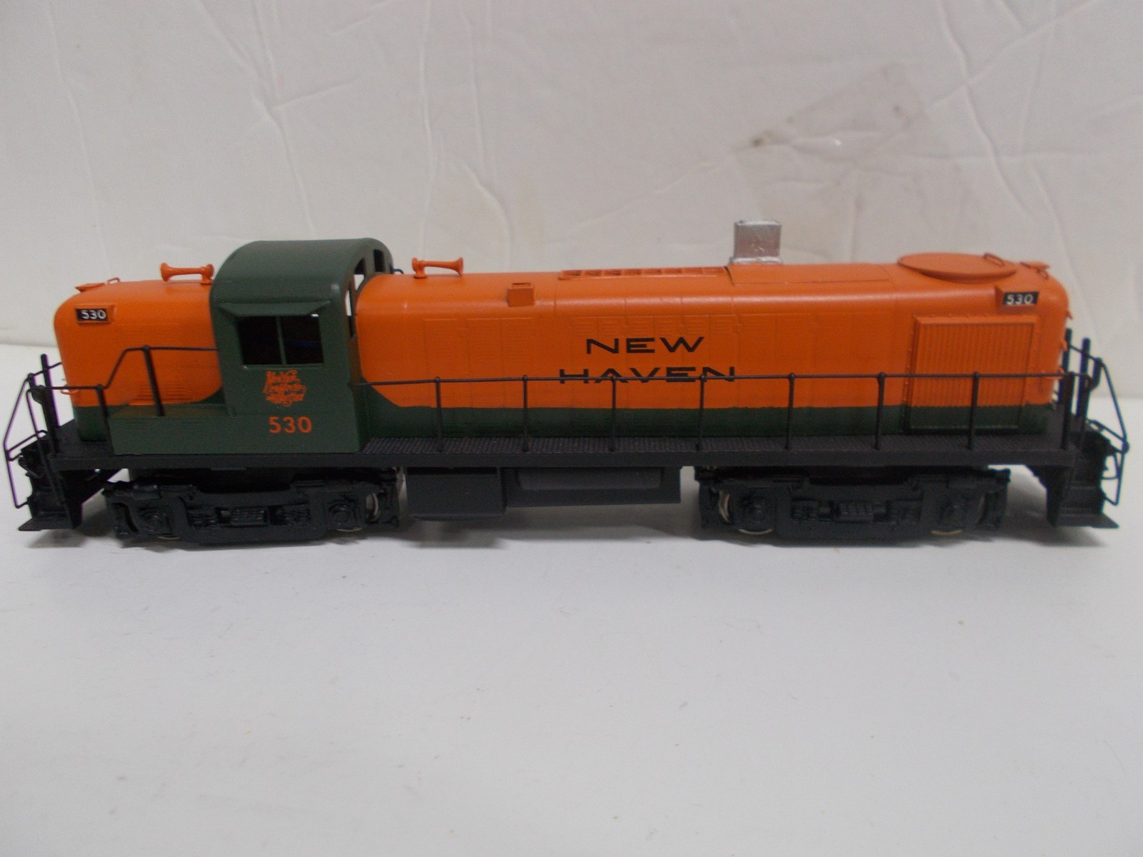 ALCO # D-123 ~BRASS~ NEW HAVEN RS-3 LOCOMOTIVE # 530 ~RUNS GOOD~READ~HO SCALE