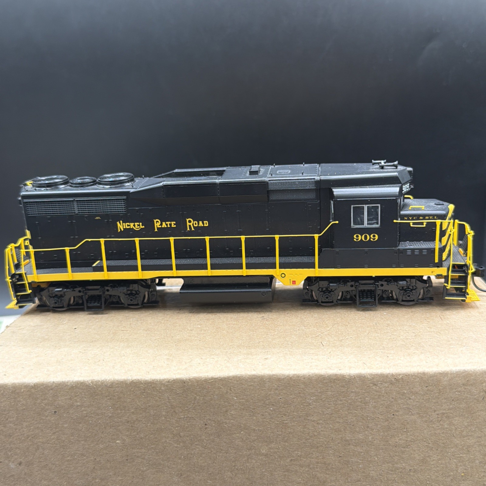HO Proto 2000 Nickel Plate Road GP30 Diesel Locomotive #909 W/ DCC