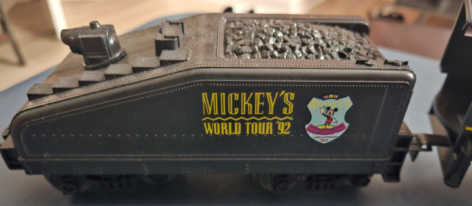 Lionel Train Engine #8707 & Tender from 1992 Disney Mickeys World Tour Trains