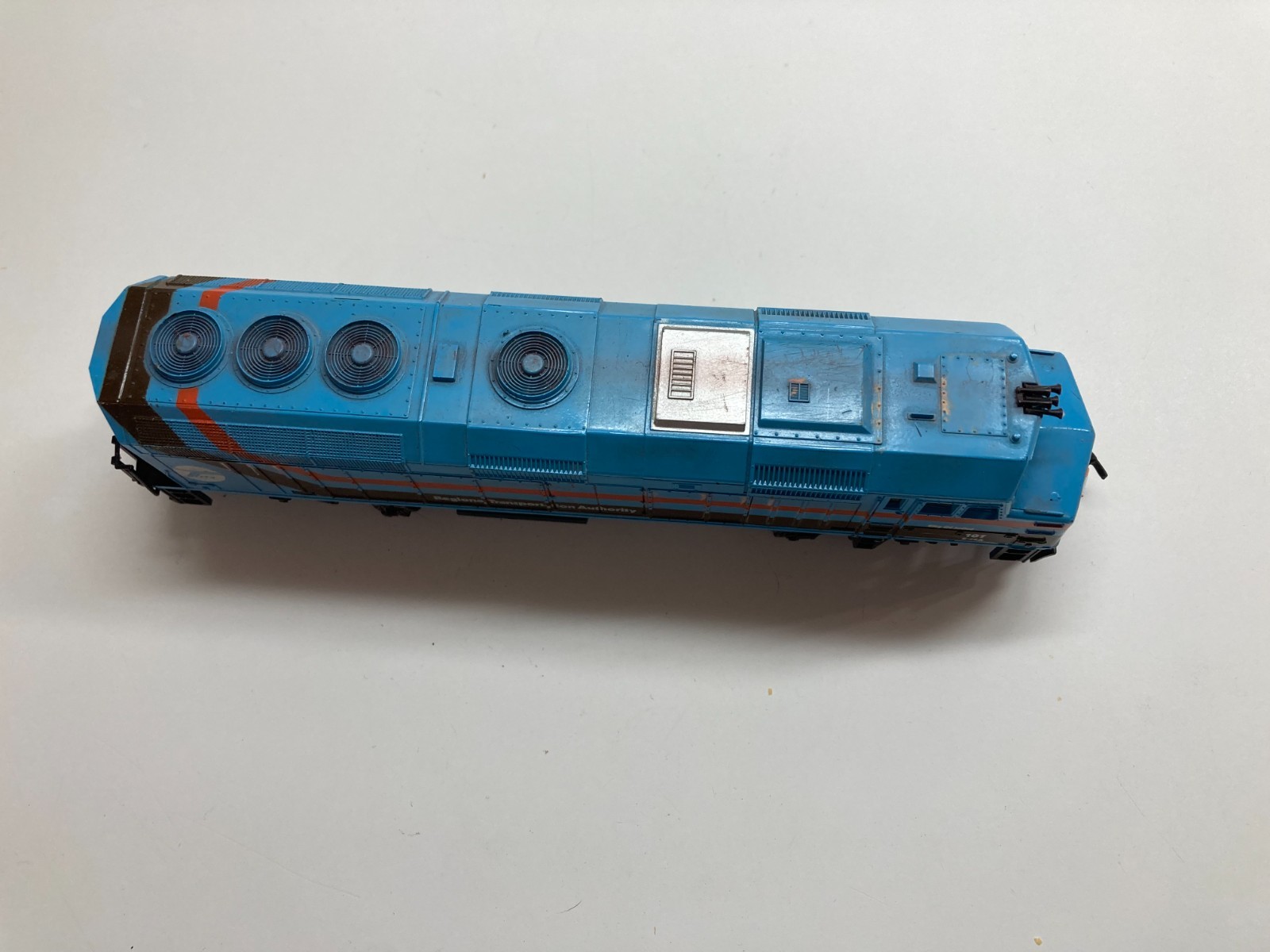 HO Life-Like Deisel Locomotive 08242 F40PH ( RTA) Regional Transit Blue