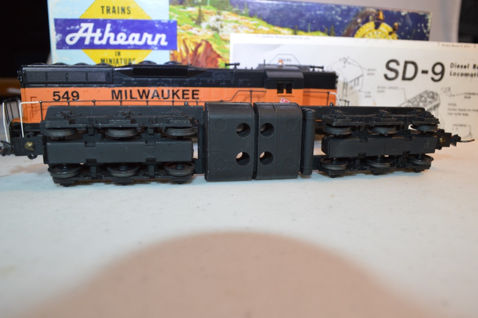 Athearn SD-9 Milwaukee Road dummy engine