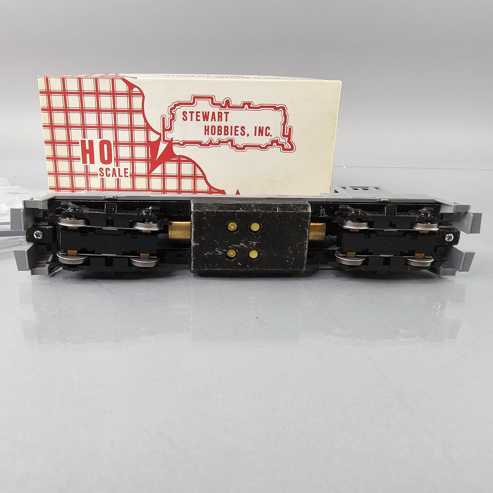 Stewart Hobbies HO GE U25B Powered Diesel Undecorated Train Kit 7000 Phase II