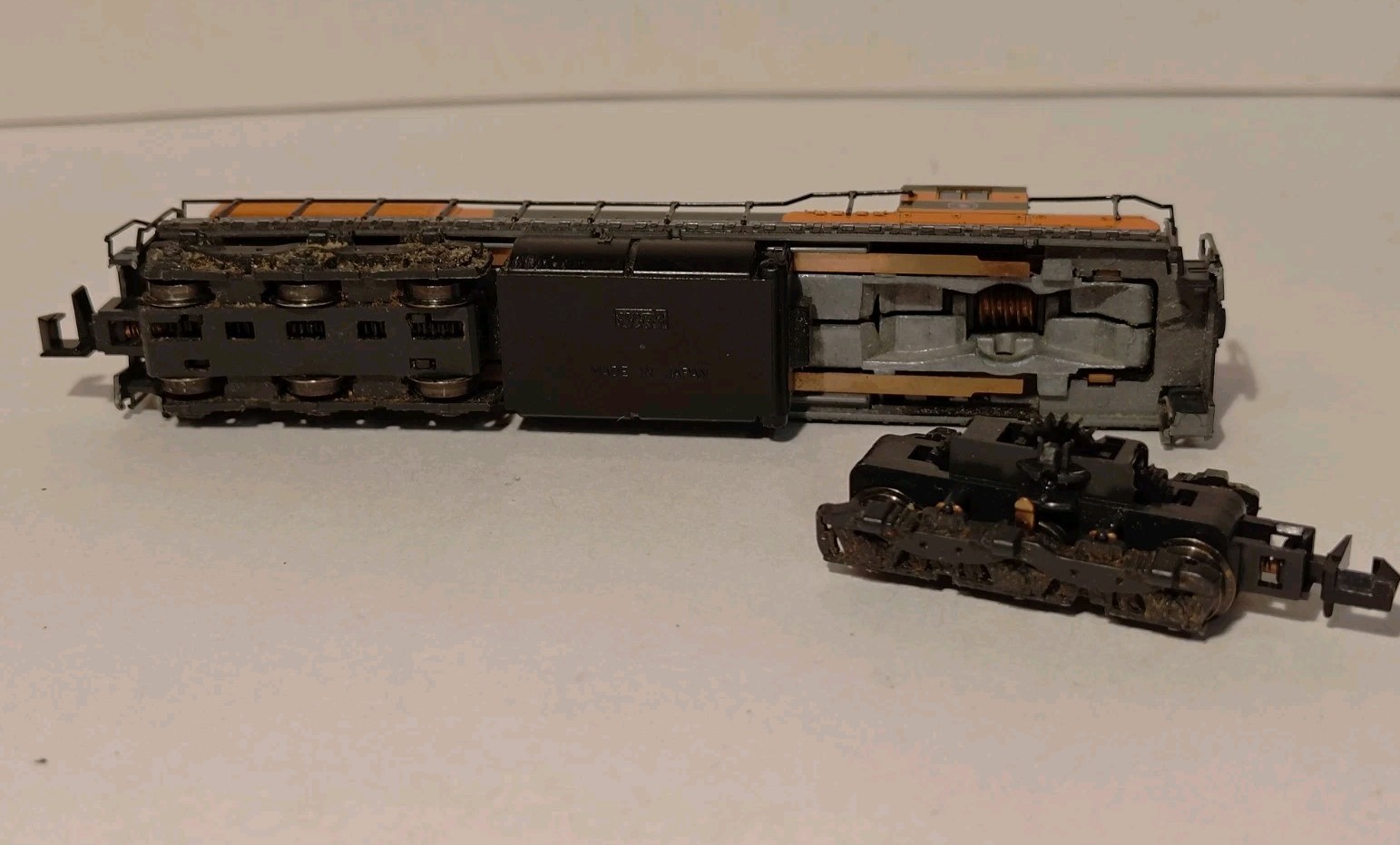Atlas KATO N Scale Great Northern GN #579 EMD SD9 Diesel Locomotive 4541