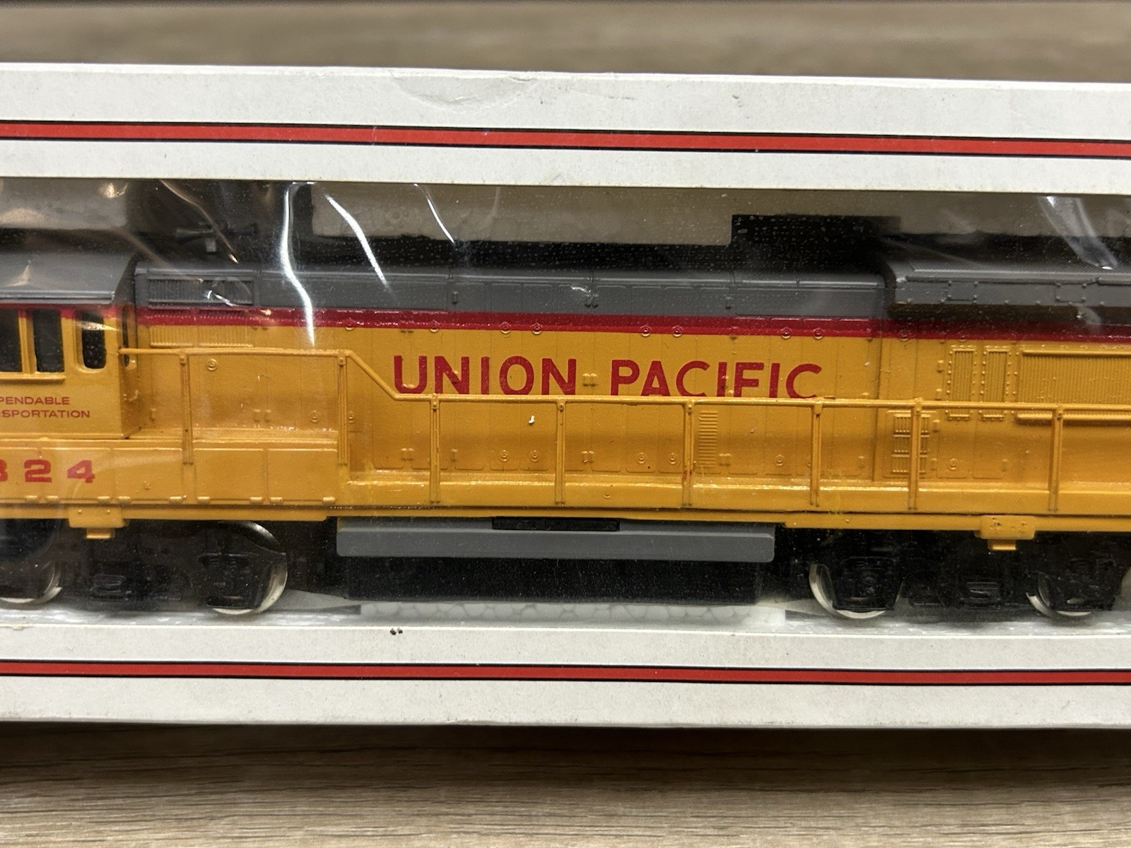 Bachmann HO Union Pacific GE U36B 0625 Diesel Locomotive No. 824 RUNS & LIGHTS
