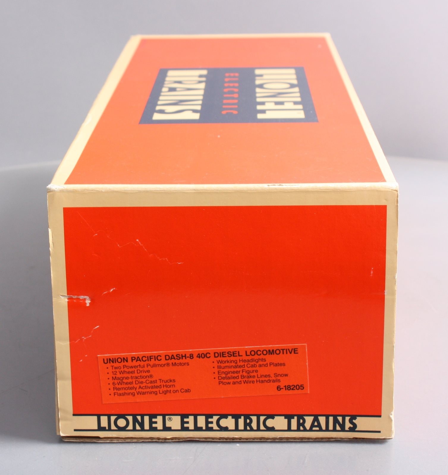 Lionel 6-18205 O Gauge Union Pacific Dash-8 40C Diesel Locomotive #9100 EX/Box