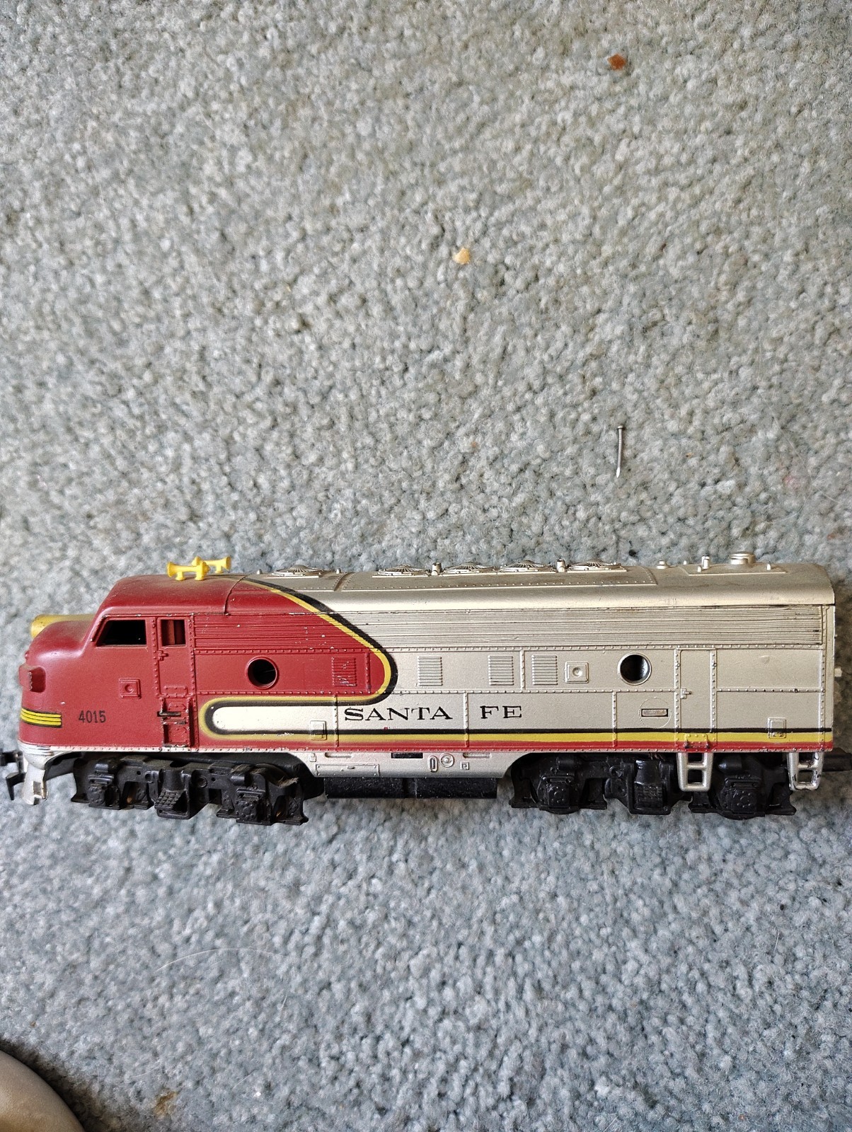 Mantua HO Scale SANTA FE 4015 Powered Locomotive 1:87 Gauge Not Sure If Works