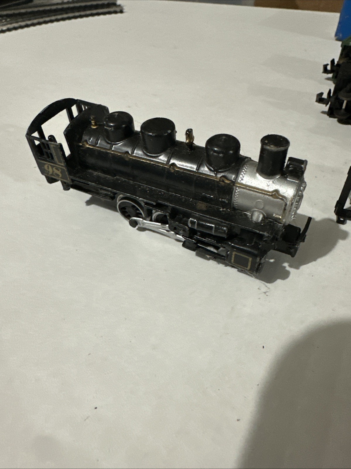 Aurora Postage Stamp Train N Scale #4859 Penn Central Locomotive Plus Lot