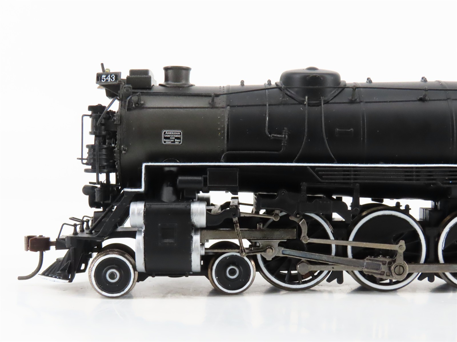 HO Bachmann Spectrum 82503 C&O Chesapeake & Ohio 4-8-2 J2 Steam #543 – DCC Ready