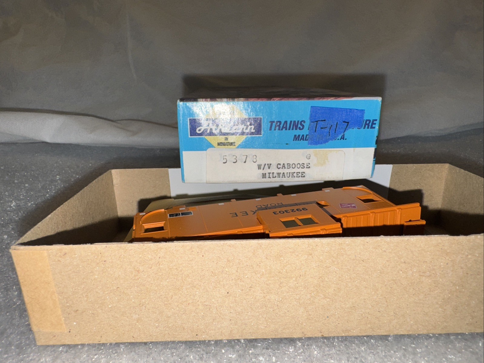 Athearn 5378 Milwaukee 992303 Wide View Caboose