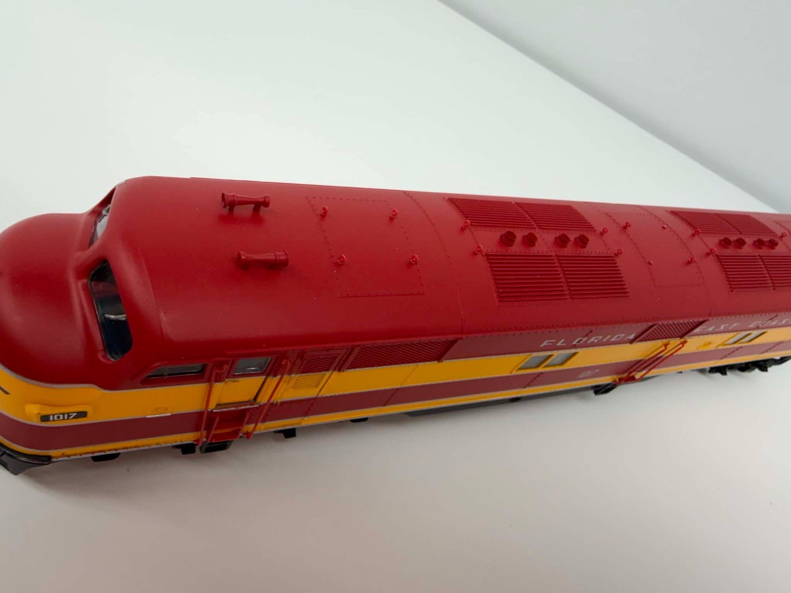 HO Proto 2000 E7 Diesel Locomotive #21079 Florida East Coast FEC #1017 A-Unit