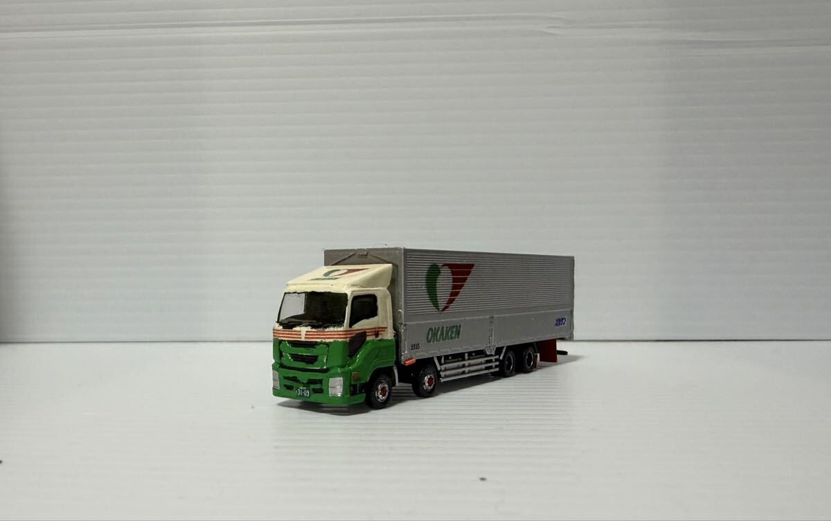 Isuzu Giga 4-axle low-floor wing panel van truck ified