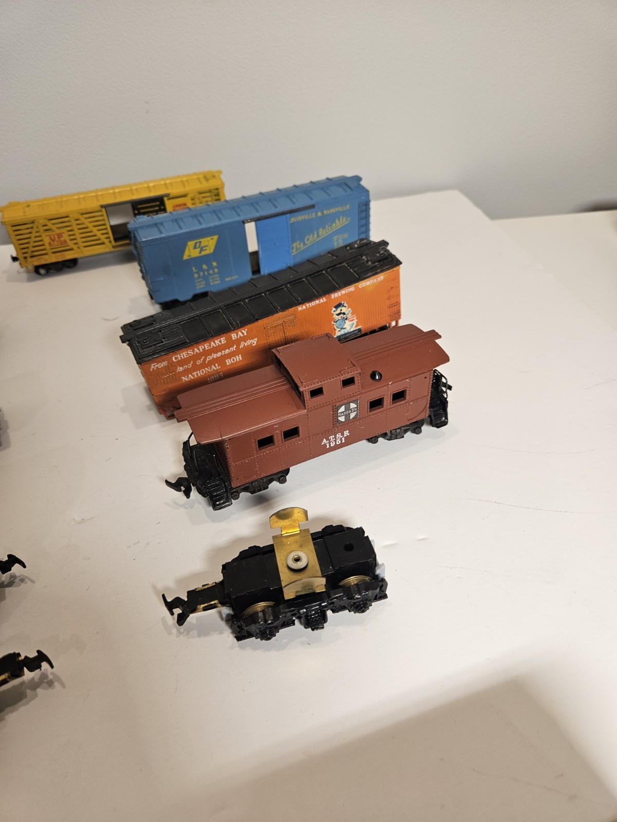 Vintage HO scale Locomotive Power/Dummy Junk Lot – Untested – Unknown if working