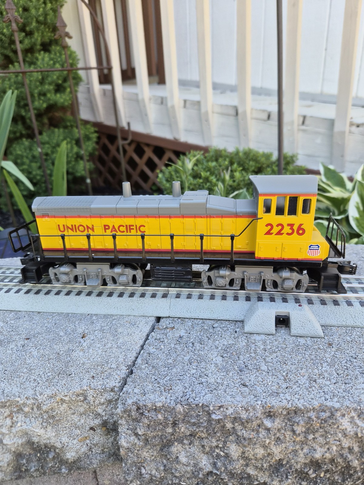 K-Line Electric Trains K2236 MP-15 O/027 Union Pacific SWITCHER LOCOMOTIVE RUNS!