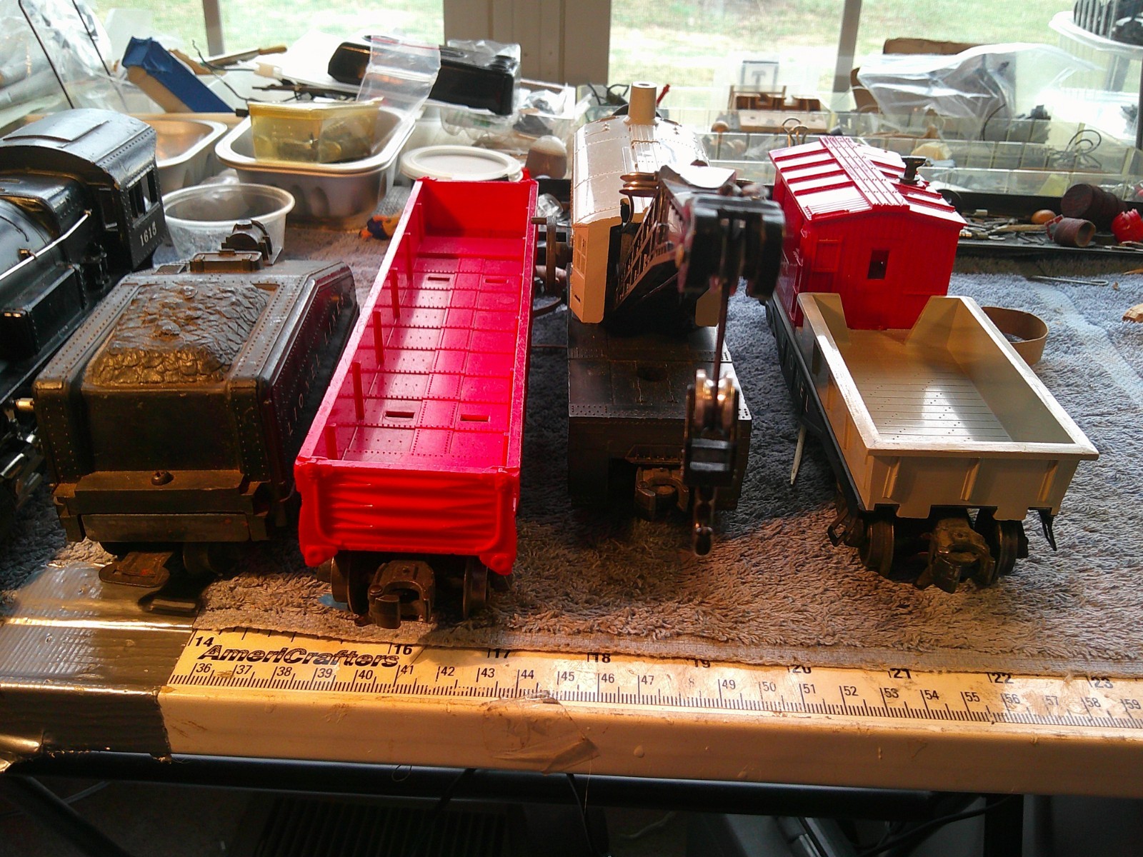 Lionel # 1615 Switcher in Outfit # 1527 with Cars