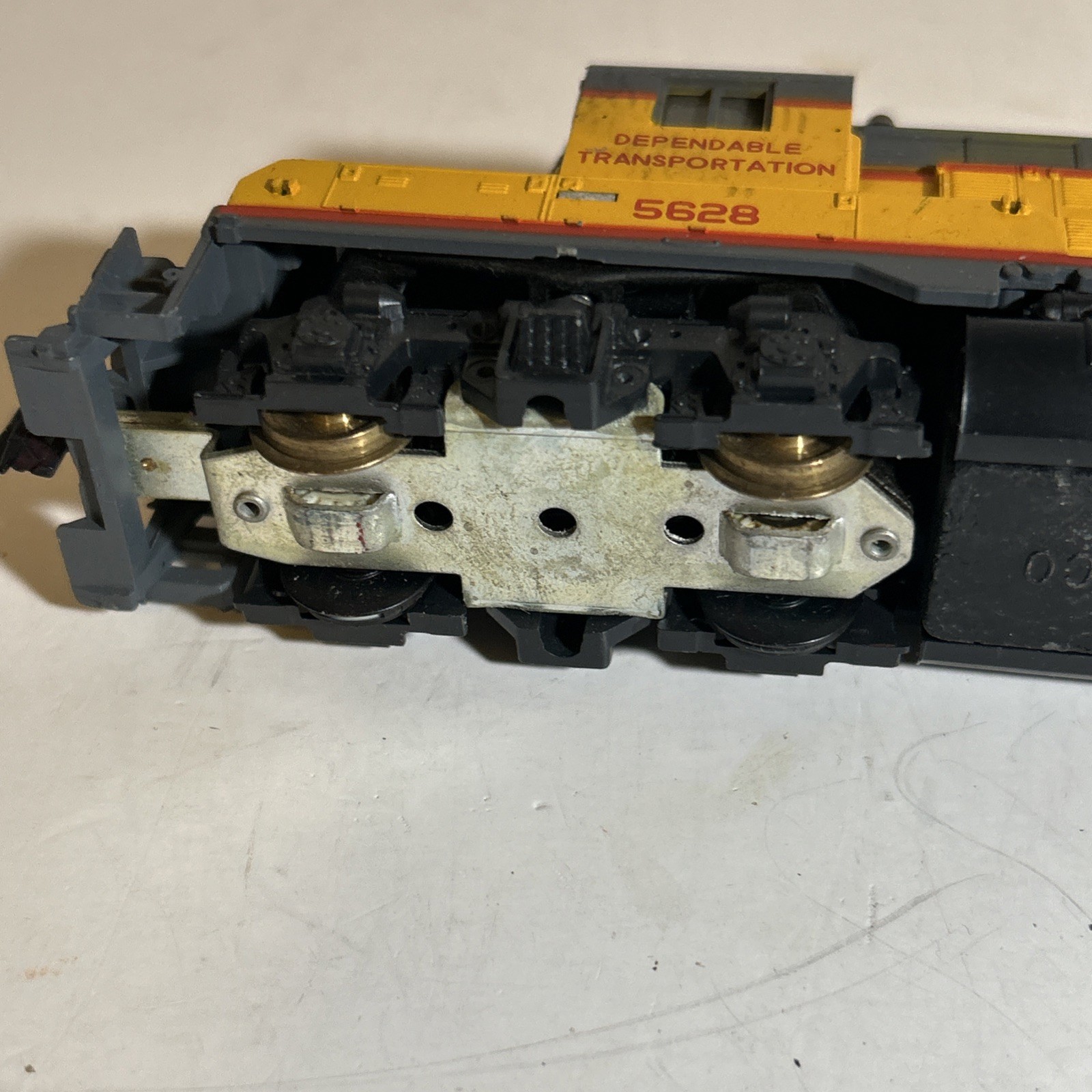 MANTUA/TYCO HO #5628 UNION PACIFIC EMD GP20 DIESEL LOCO. SEE DESCRIPTION/PHOTOS