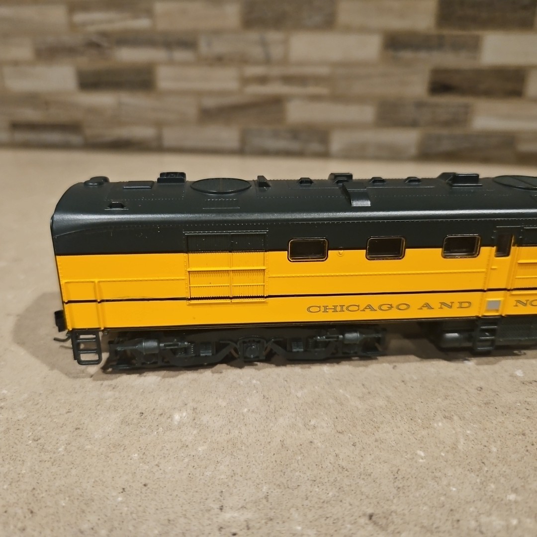 Life-Like PROTO 1000 Diesel Alco DL-109 Powered Chicago & North Western # 5007A