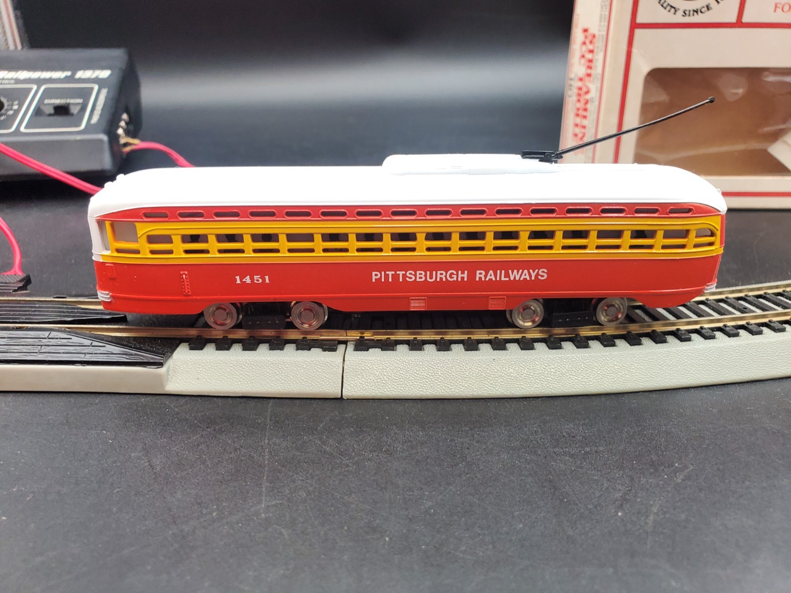 Bachmann HO Scale PCC Streamline Trolley Pittsburgh Railways 41-629-C4 PR
