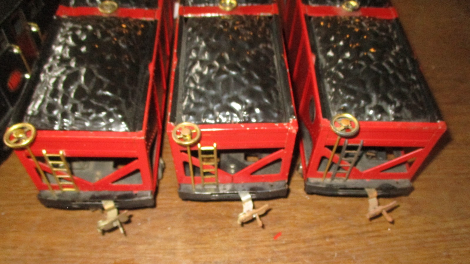 COAL TRAIN black 318E 516 516 516 and red/black caboose 1929