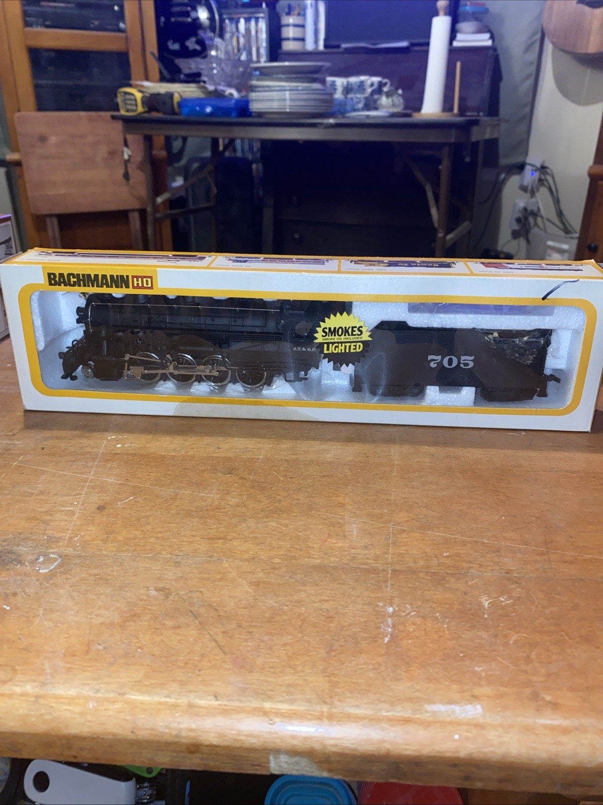 Bachmann 0651 HO Santa Fe 2-8-0 Consolidation Steam Locomotive w/ Tender and Box