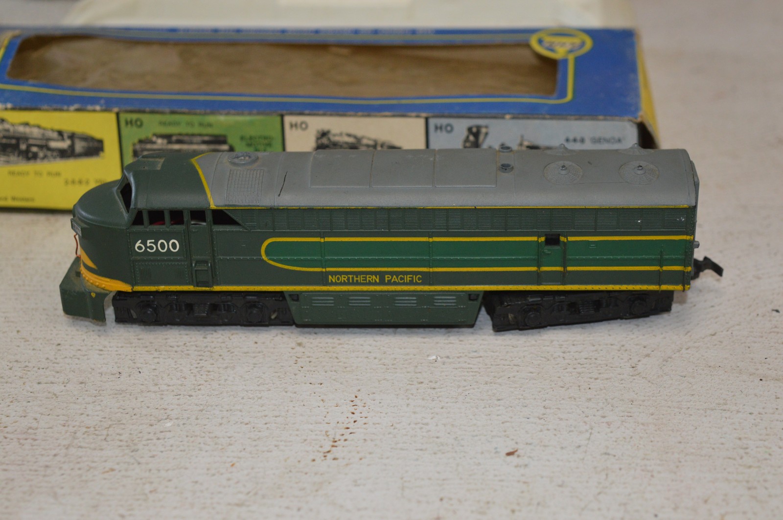 AHM Northern Pacific 6500 HO Gauge Train Engine Locomotive