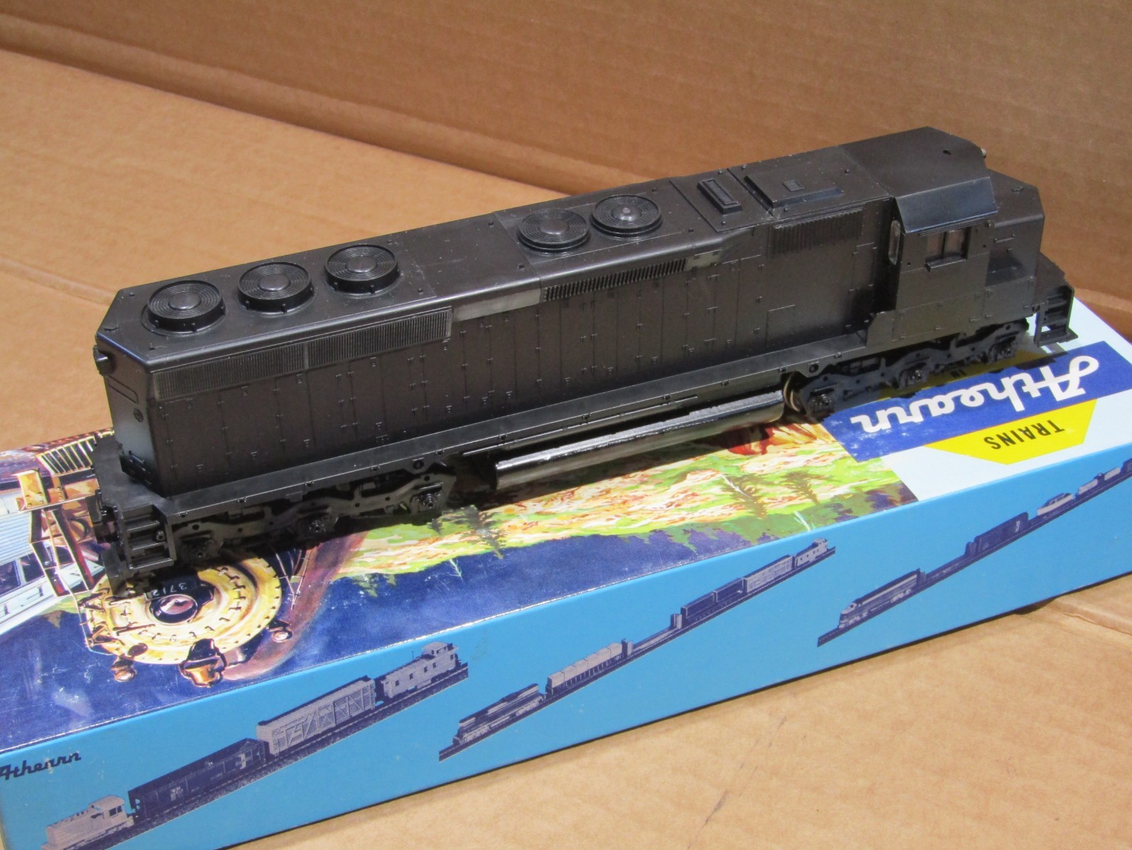 Athearn HO Locomotive 4160 SD45 Powered Undecorated