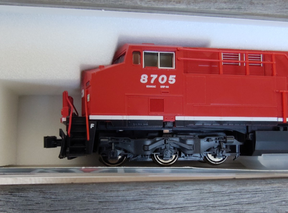 Kato 176-8903 Canadian Pacific GE ES44AC “GEVO” locomotive Free Shipping
