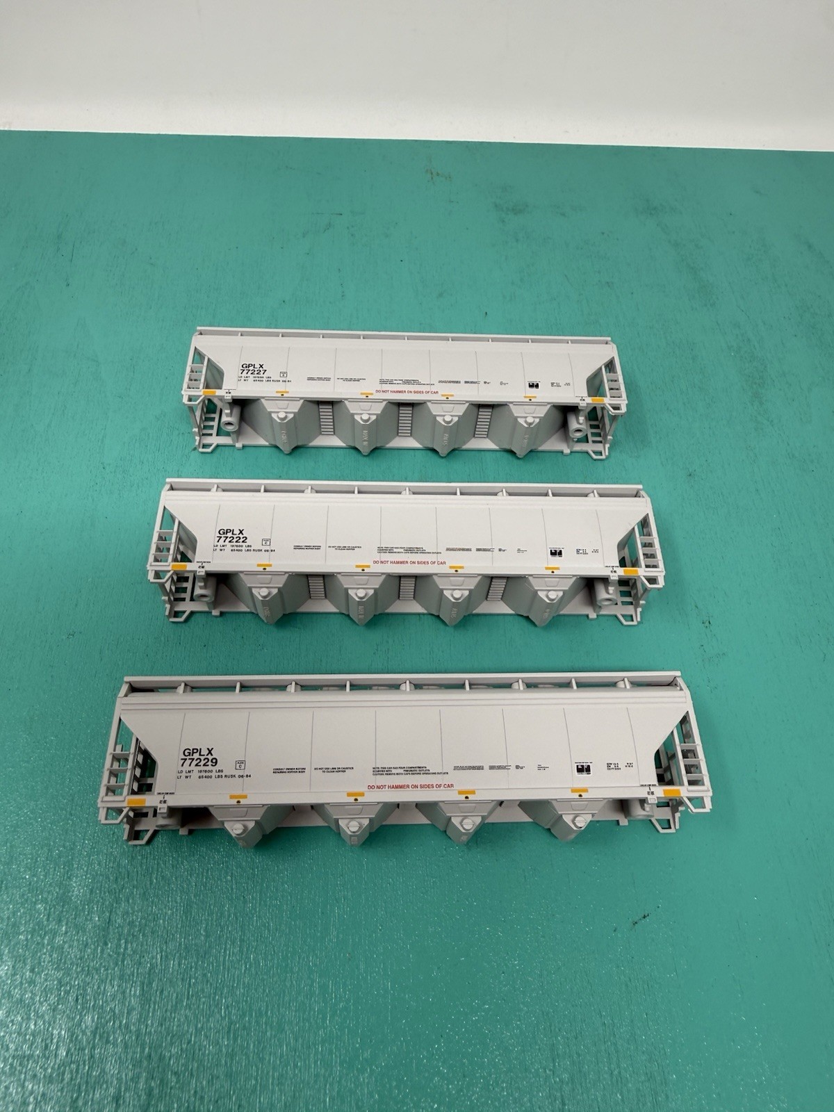Atlas N – TM 5250 Hopper – No Trucks/Package – GPLX General America Set Of 3