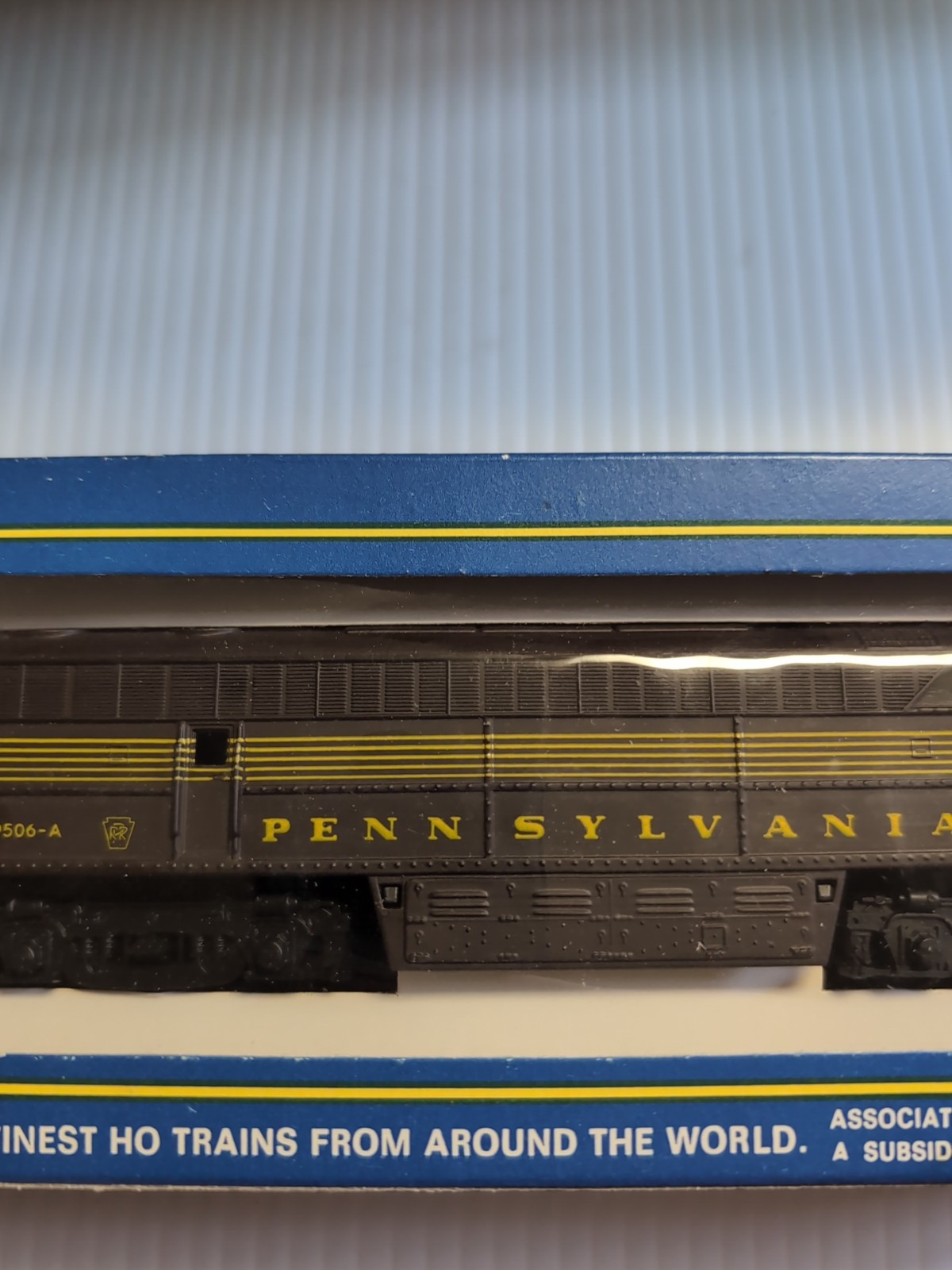 AHM Tempo HO Pennsylvania Fairbanks-Morse Dummy A Unit Diesel Locomotive #5024DD