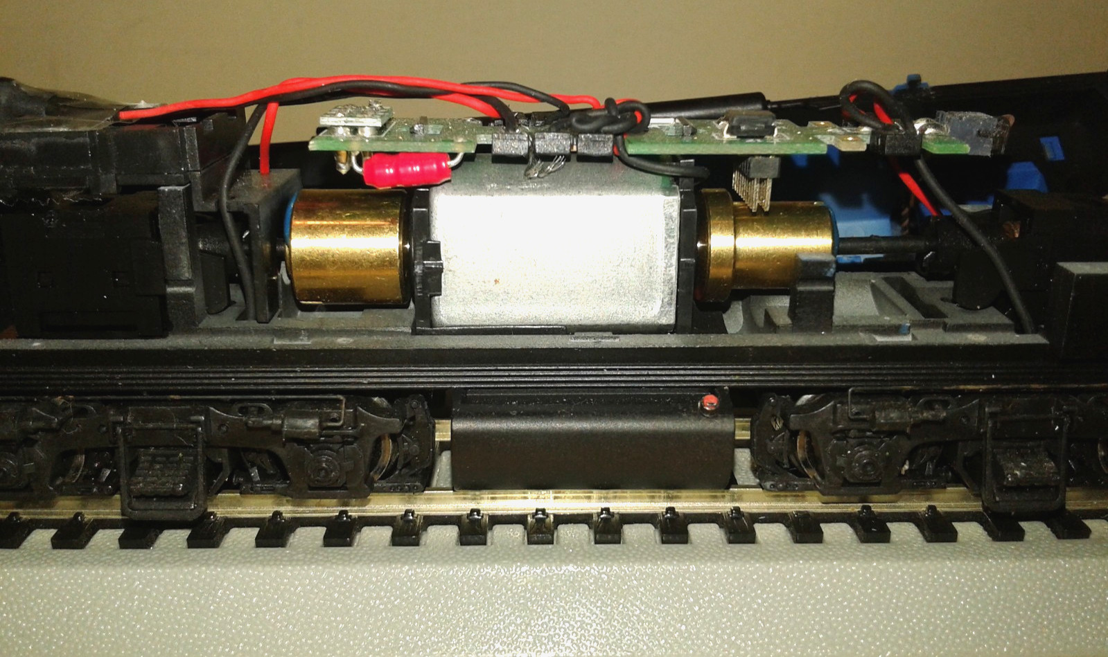 HO SCALE ATLAS MASTER SILVER EMD MP15DC CONRAIL #9621 NO BOX