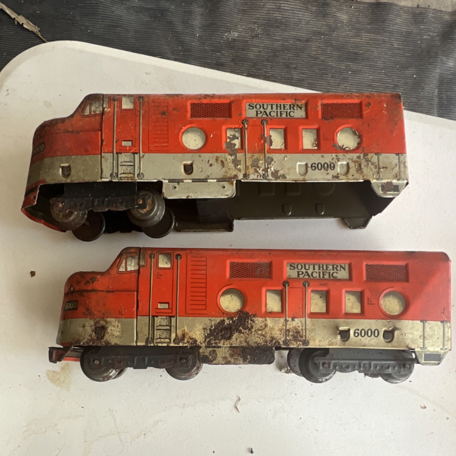 Marx Southern Pacific 6000 Diesel Locomotive O Gauge Orange Silver Tin Vintage