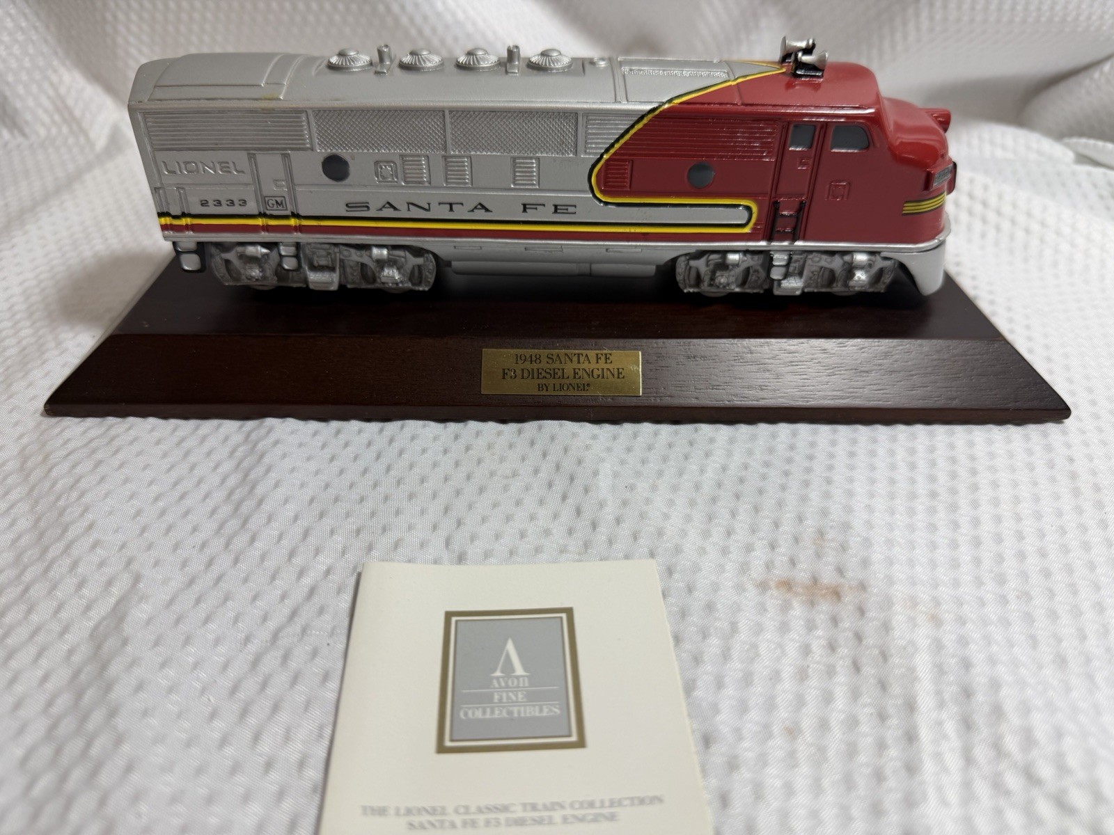 Avon Lionel Santa Fe F3 Diesel Locomotive w/ Wood Base