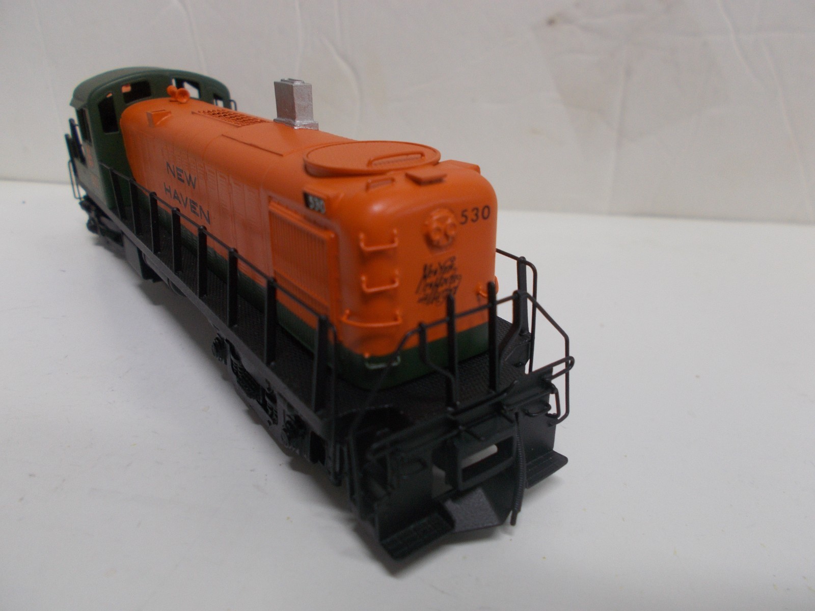 ALCO # D-123 ~BRASS~ NEW HAVEN RS-3 LOCOMOTIVE # 530 ~RUNS GOOD~READ~HO SCALE