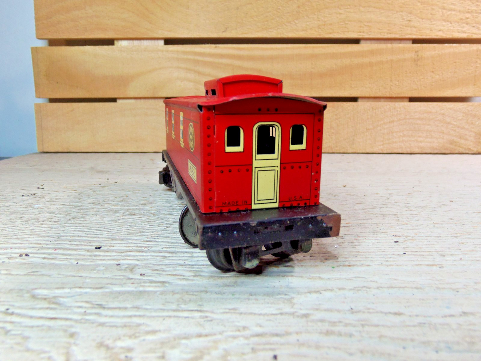 Vintage O 27 Lionel Lines 1688 Loco, Tender with 1679, 1680, and 1682 Tin Cars