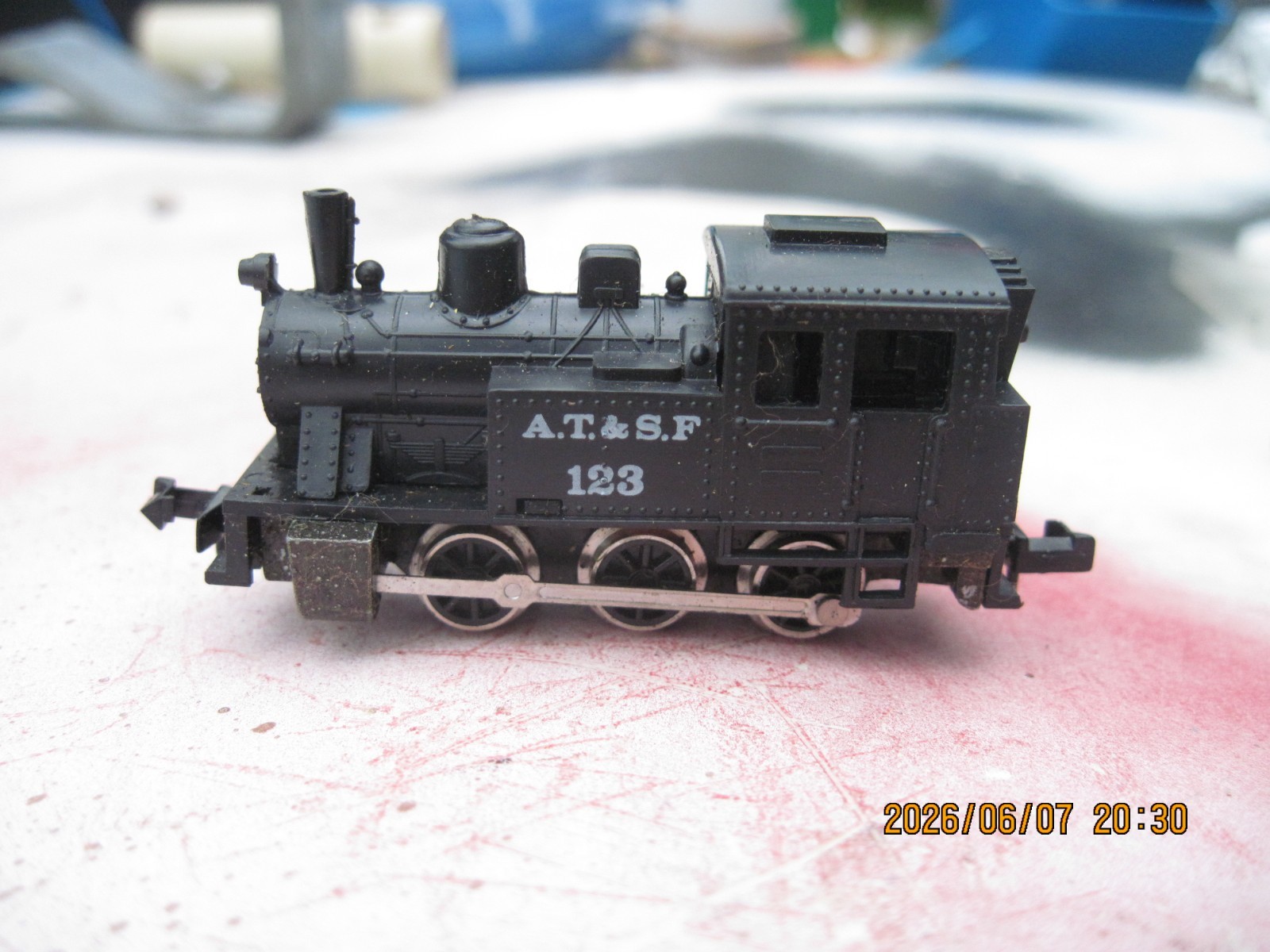 LIFE-LIKE 7782 N SCALE ENGINE LOCO 0-6-0 T NIB/NOS